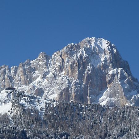 Garni Hotel Iris Selva di Val Gardena Bagian luar foto