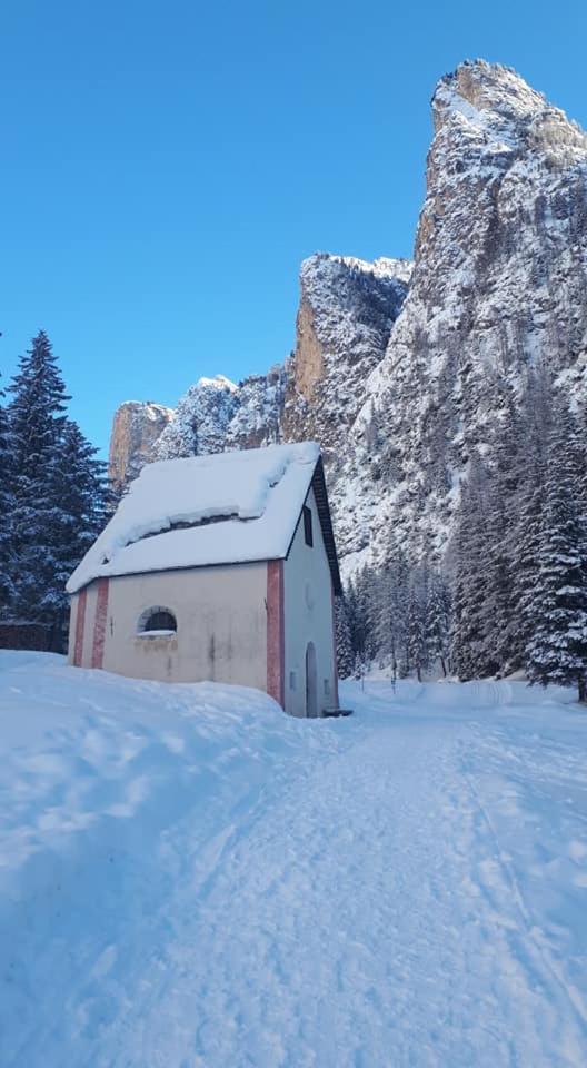 Garni Hotel Iris Selva di Val Gardena Bagian luar foto