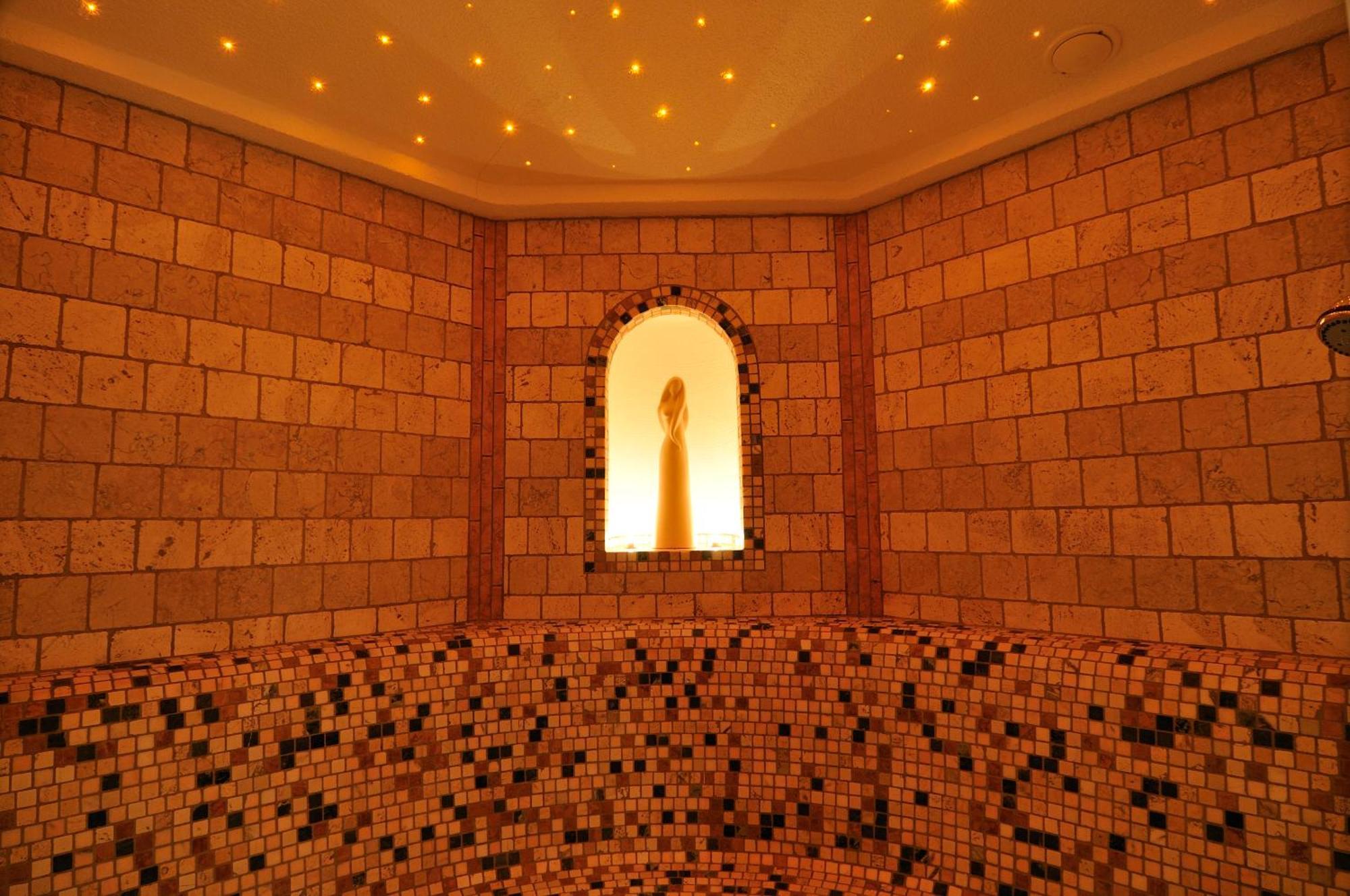 Garni Hotel Iris Selva di Val Gardena Bagian luar foto